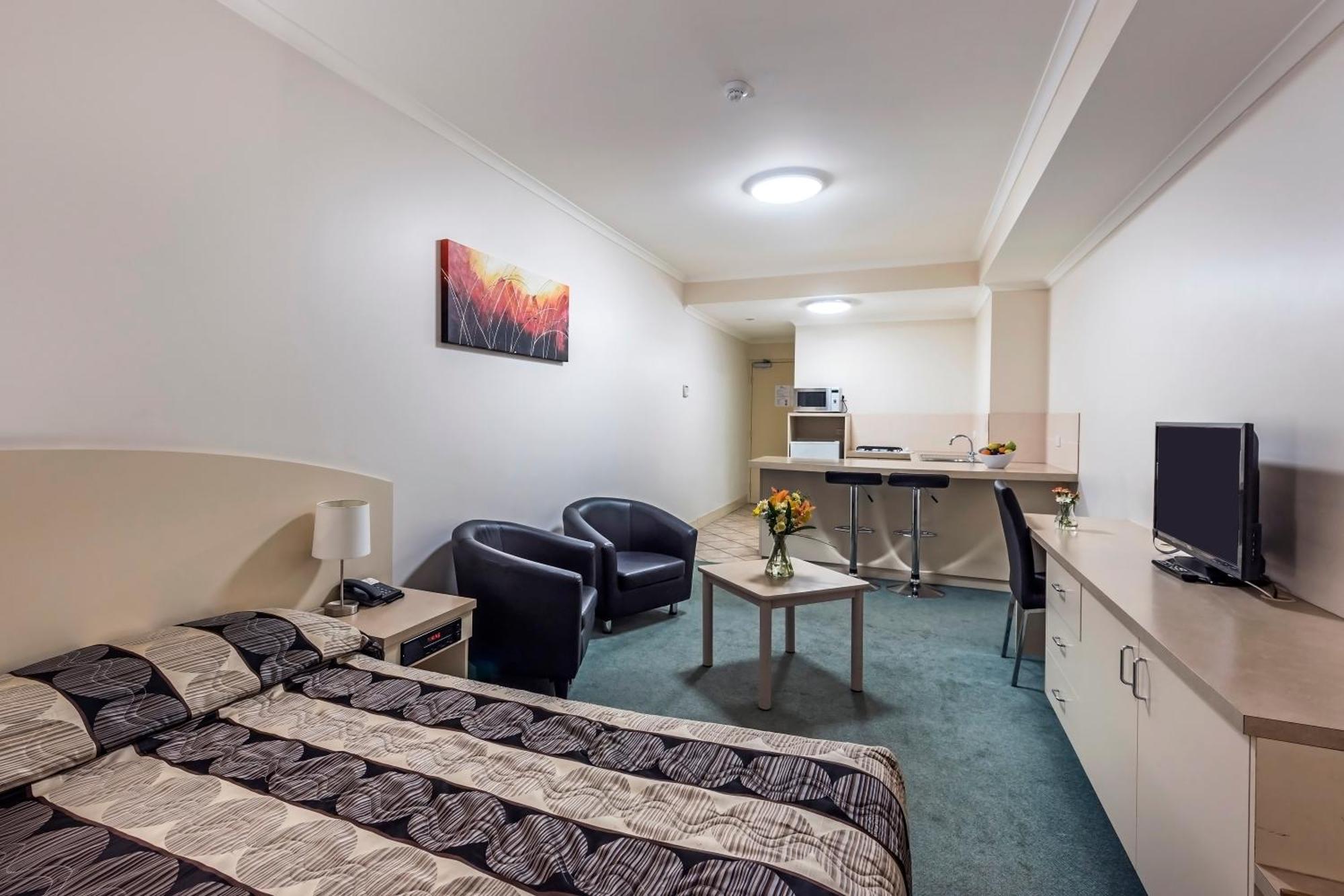 Standard Queen Studio Suite